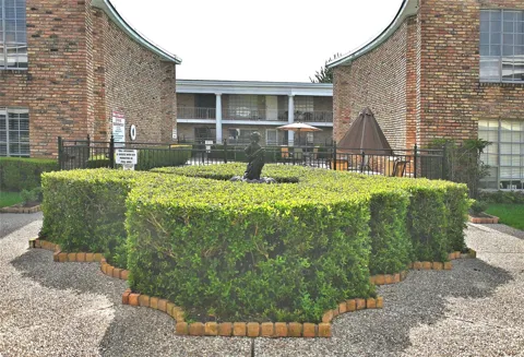 2101 Fountain View Drive #38C