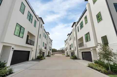 8712 Ojeman Villas Drive