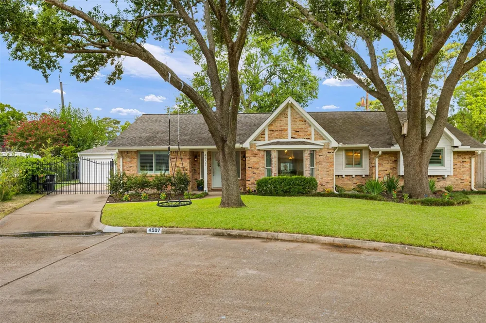 4907 Golf Drive Houston, TX 77018