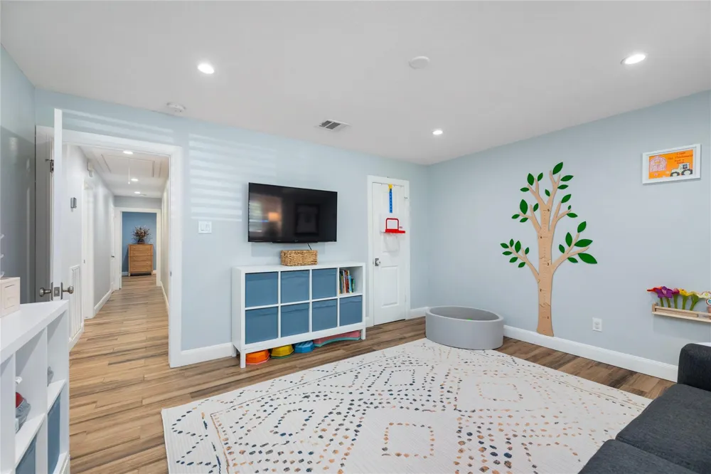 4907 Golf Drive Houston, TX 77018