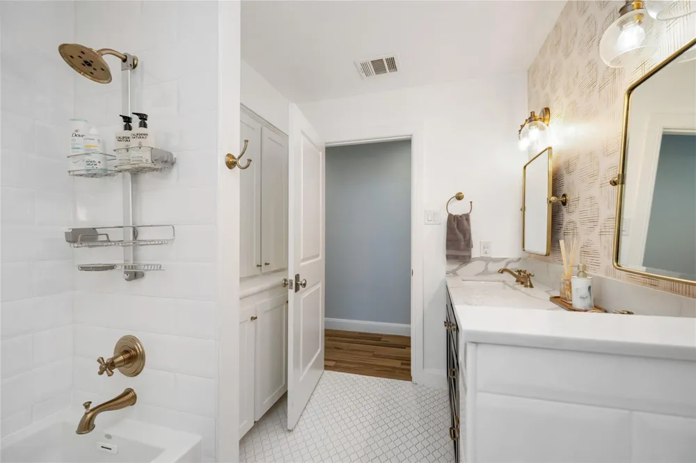 4907 Golf Drive Houston, TX 77018