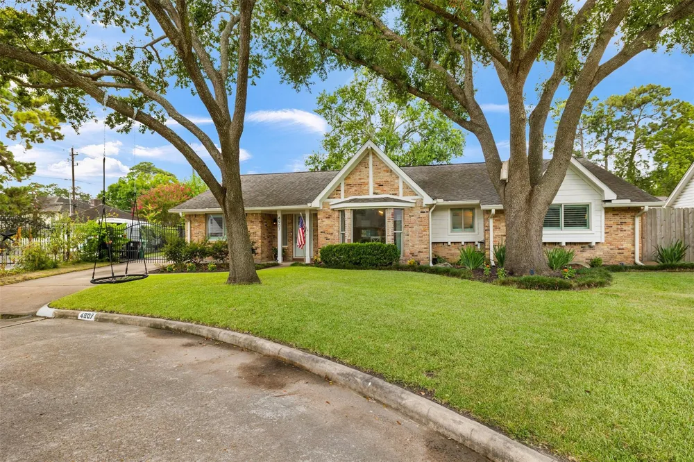 4907 Golf Drive Houston, TX 77018