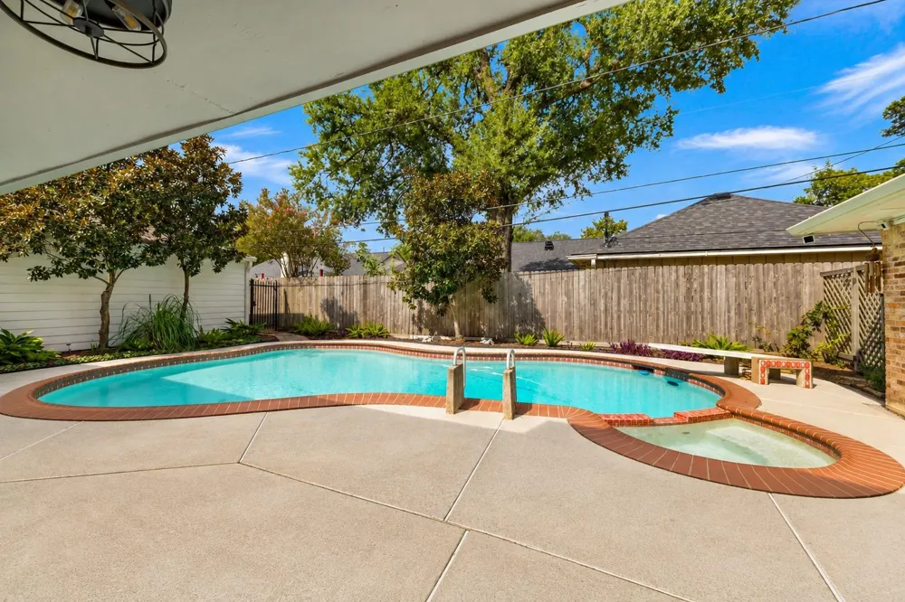 4907 Golf Drive Houston, TX 77018