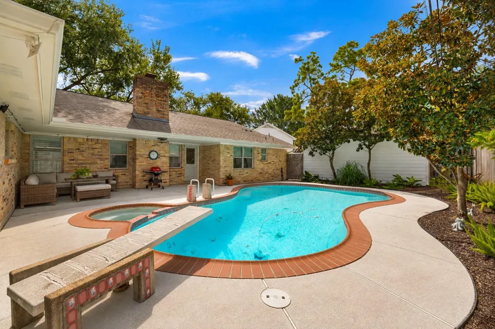 4907 Golf Drive Houston, TX 77018