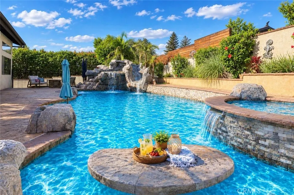 2429 Cliff Road Upland, CA 91784