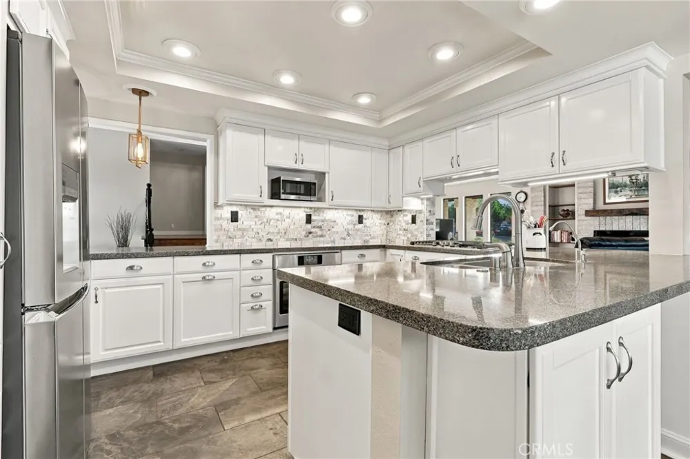 2429 Cliff Road Upland, CA 91784