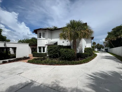 1009 S Indian River Drive