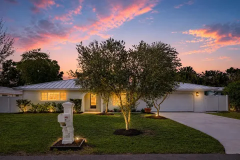 718 SW 27th Place