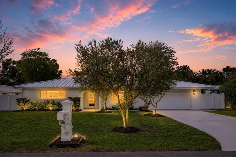 718 SW 27th Place