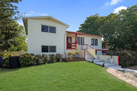 220 NW 42ND STREET