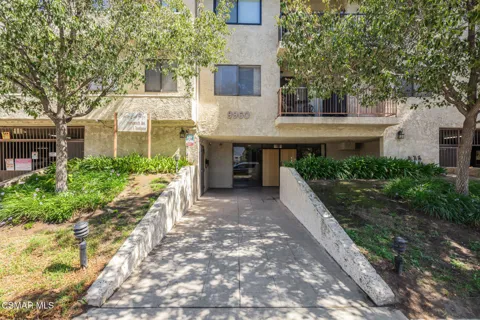9960 Owensmouth Avenue #7