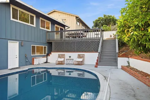476 Creighton Way