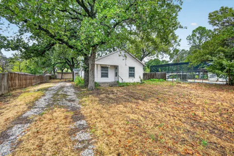3009 Caddo Trail