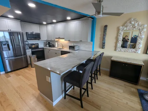 1800 ANDREWS AVENUE #5B