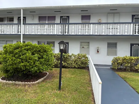 371 Markham Q