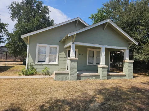 304 W Metcalfe Street