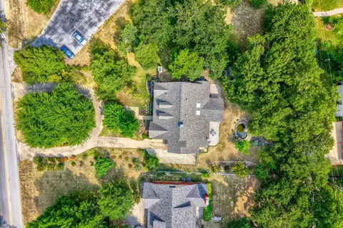1538 Highland Road