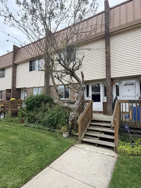 822 Marshall Ct
