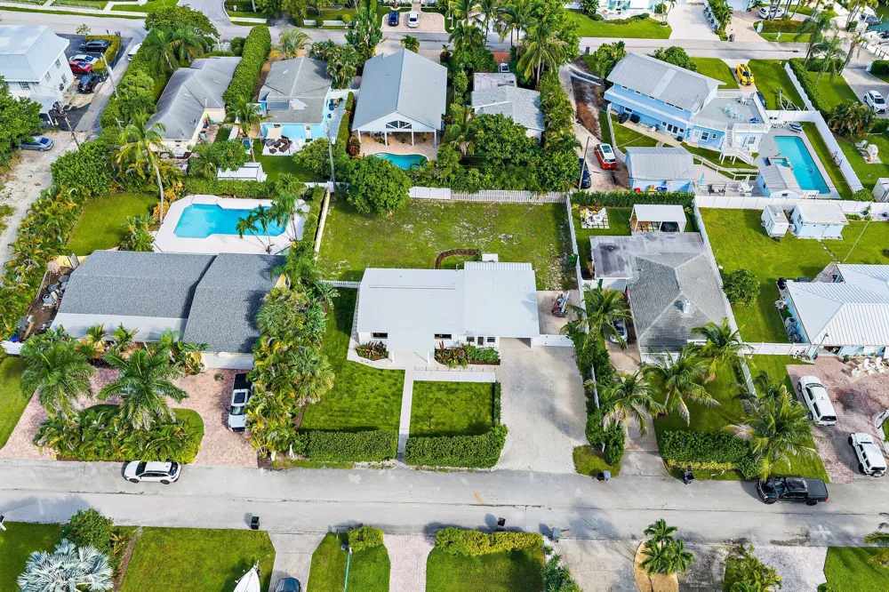 3437 Palm Court Jupiter, FL 33469