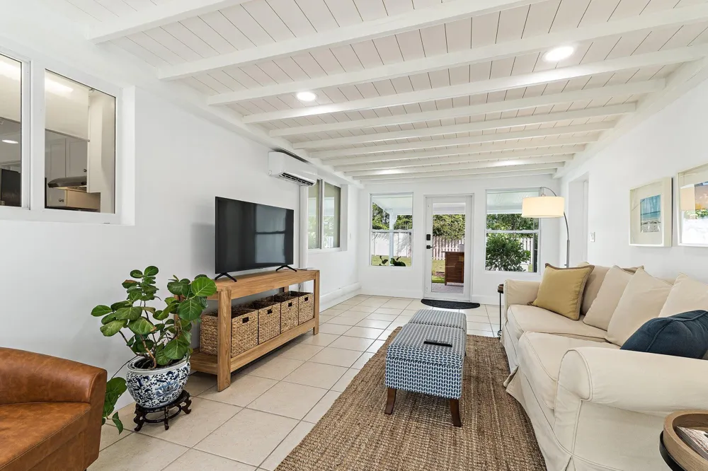 3437 Palm Court Jupiter, FL 33469