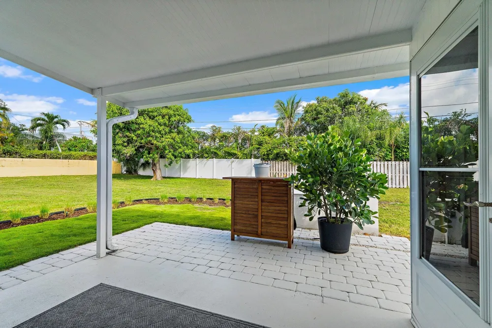 3437 Palm Court Jupiter, FL 33469