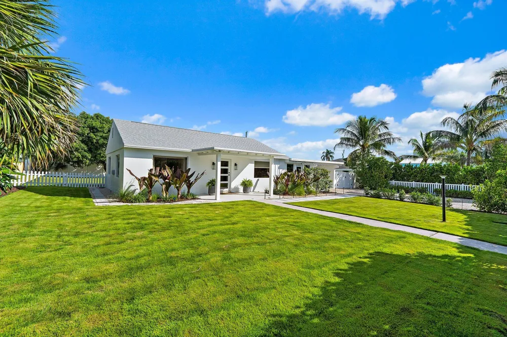 3437 Palm Court Jupiter, FL 33469