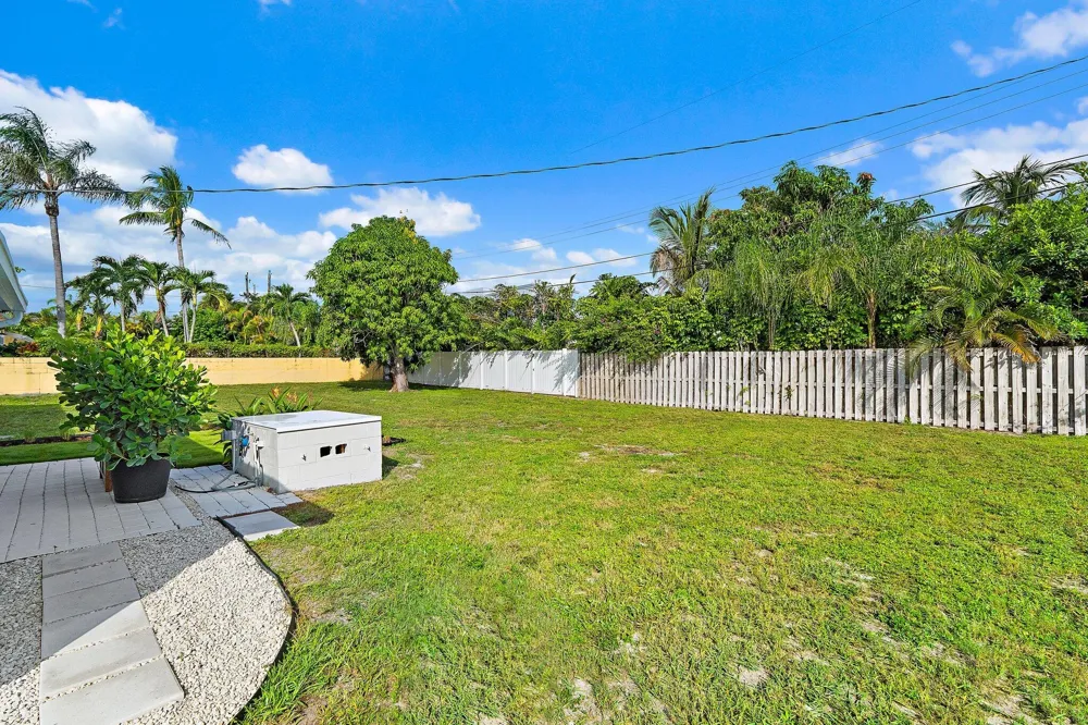 3437 Palm Court Jupiter, FL 33469