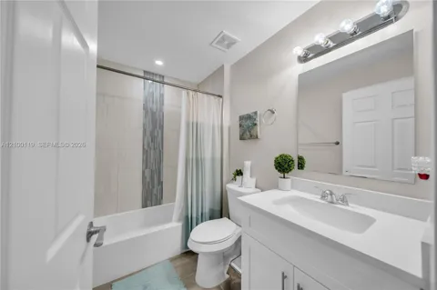 314 NW 25th Place #314