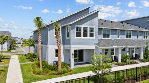 4520 Longwood Lake Square