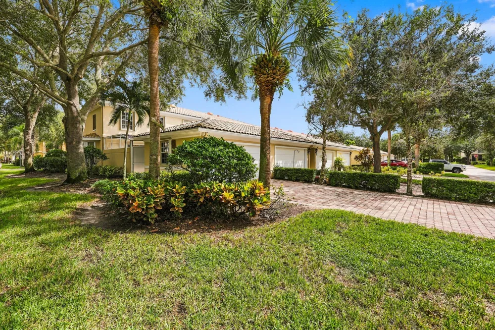 4102 Community Drive Jupiter, FL 33458