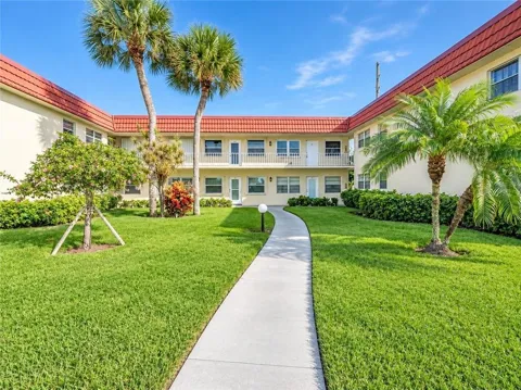99 SPRING LAKE DRIVE #101