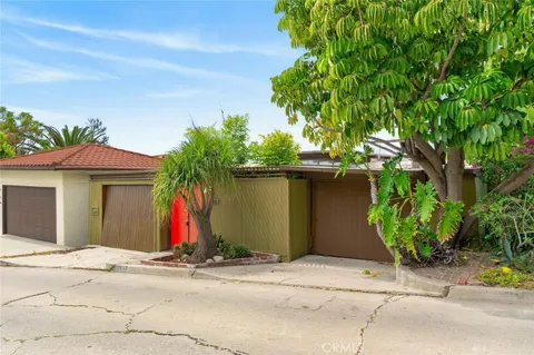 2137 Mayview