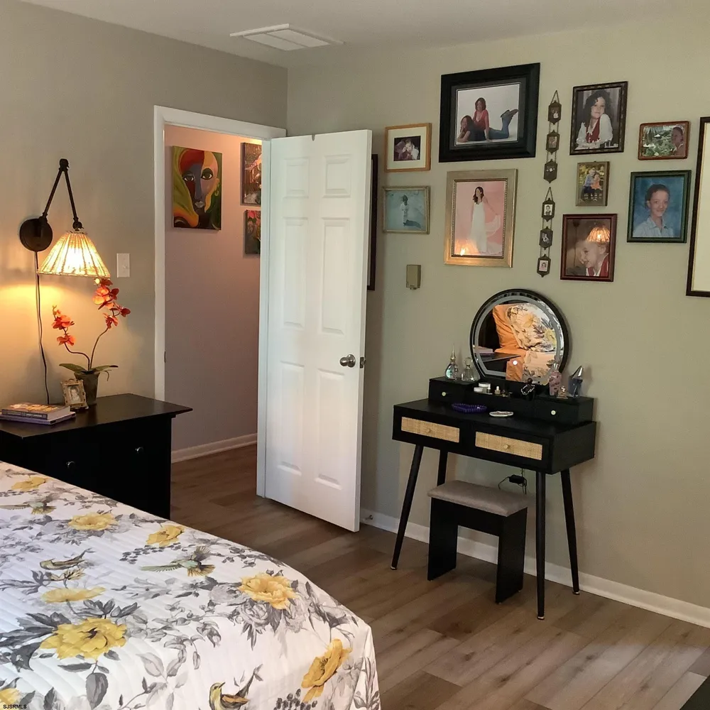 208 Regal Dr Marmora, NJ 08223