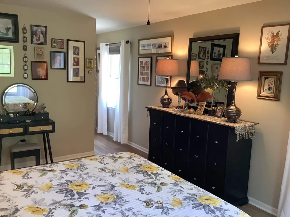208 Regal Dr Marmora, NJ 08223