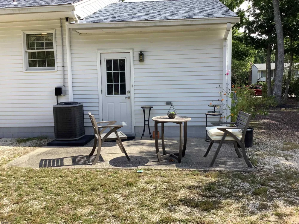 208 Regal Dr Marmora, NJ 08223