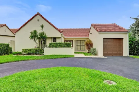 2001 Maplewood Drive