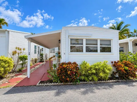 15 HIBISCUS DRIVE #H
