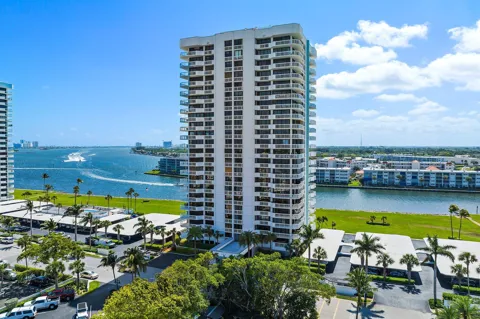 123 Lakeshore Drive #1544