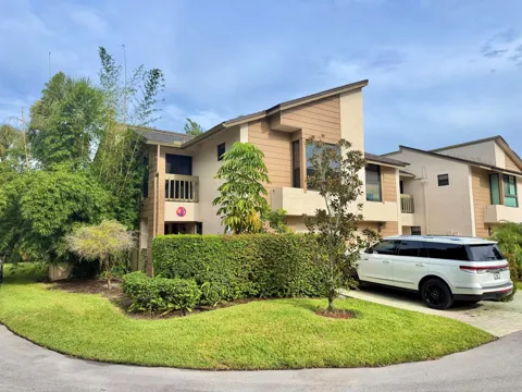 6069 GLENDALE DRIVE