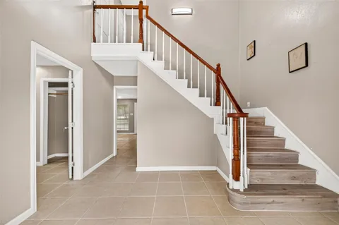 552 Roanoke Drive