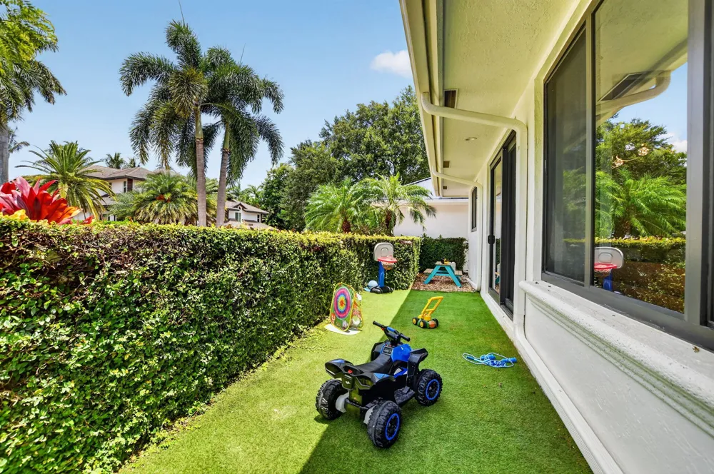 21312 Greenwood Court Boca Raton, FL 33433