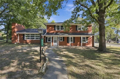 532 Oakwood Lane