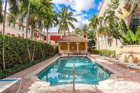 580 S Sapodilla Avenue #106