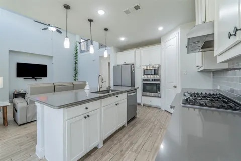 921 Bayberry Drive