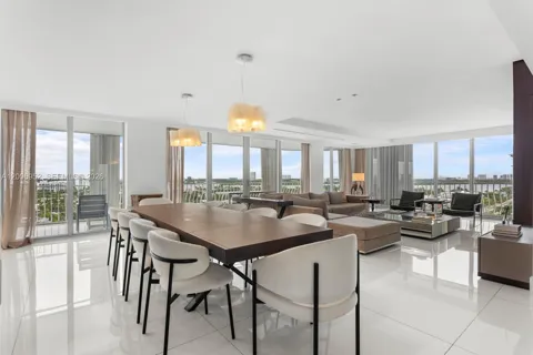 10155 Collins Avenue #1210