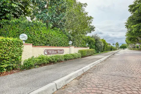 7843 WILLOW SPRING DRIVE #615