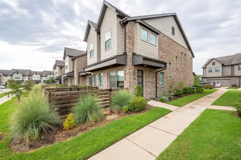 2618 La Cala Drive