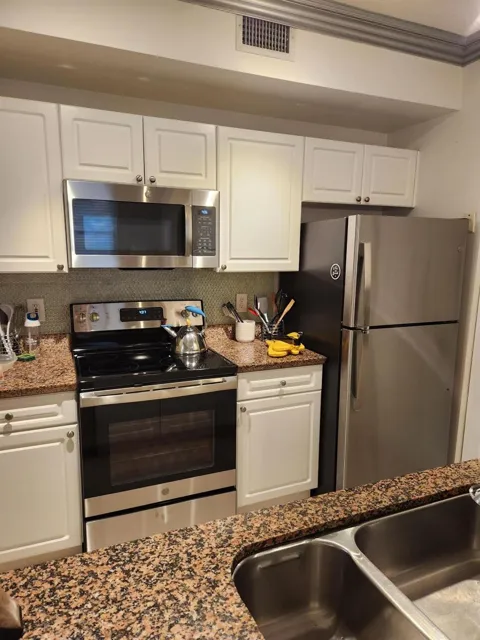 580 S Sapodilla Avenue #106