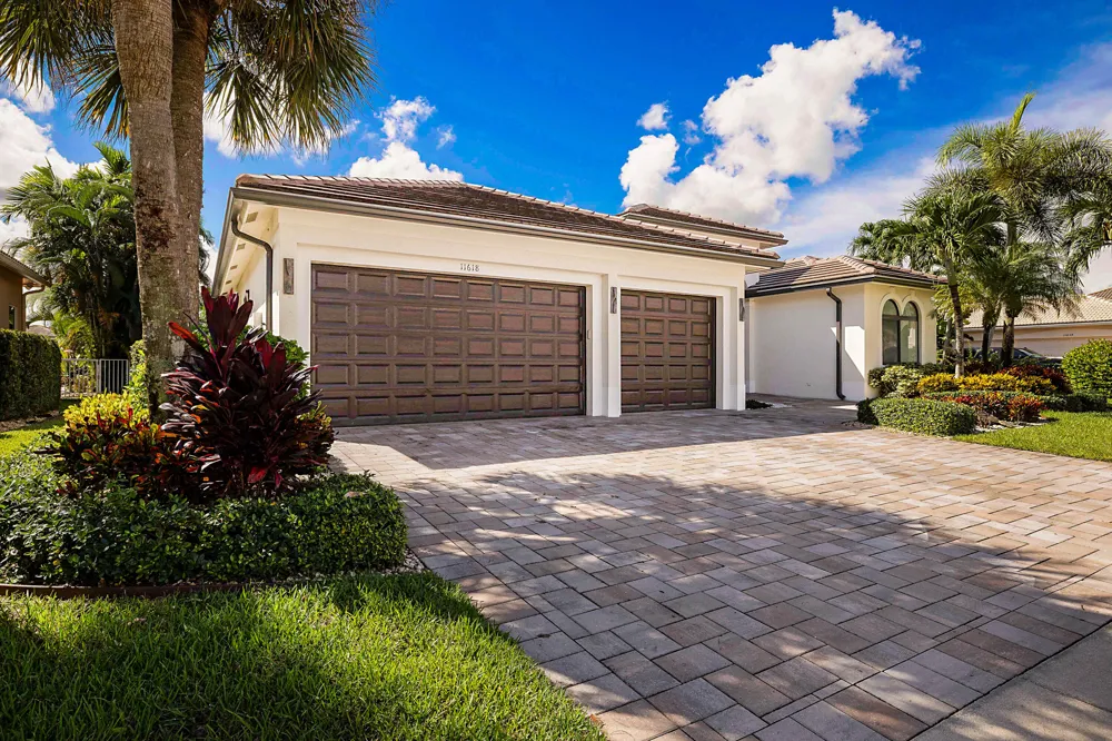 11618 MANATEE BAY LANE Wellington, FL 33449