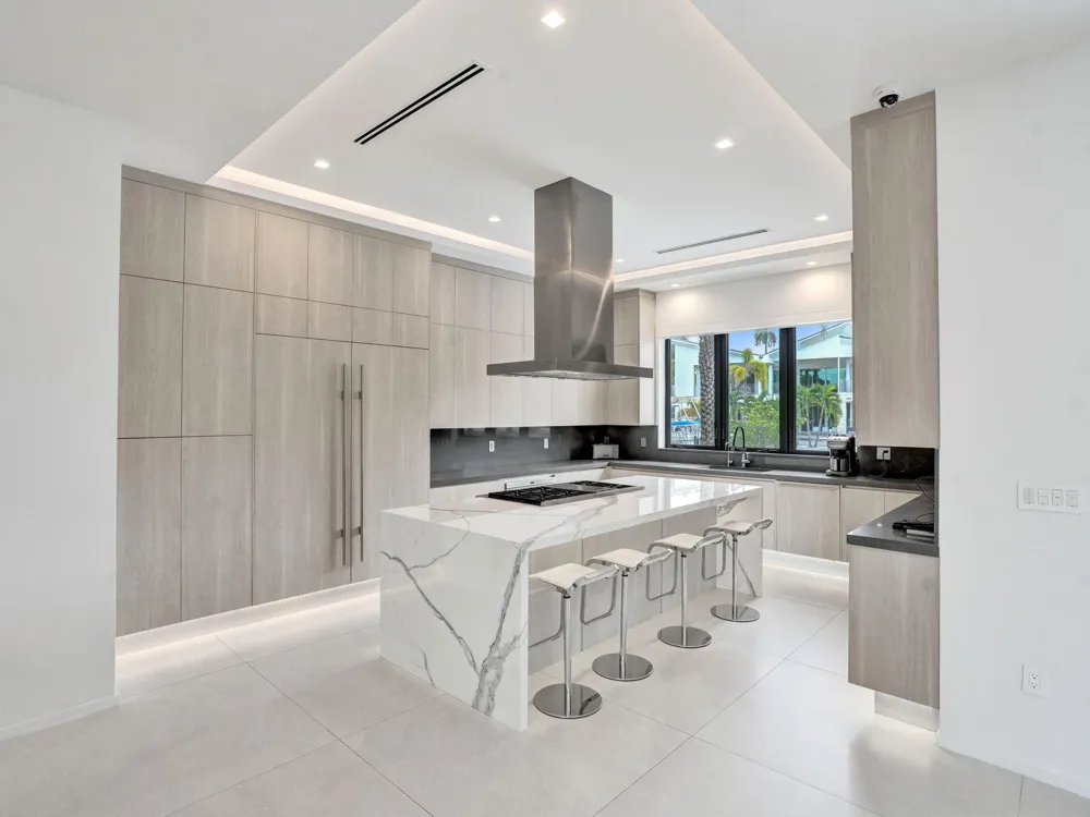 424 COCONUT ISLE DRIVE Fort Lauderdale, FL 33301